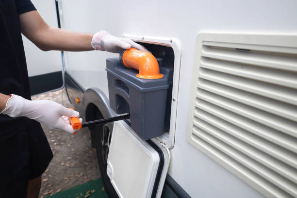 Best Portable restroom trailer rental  in Wallace, NC